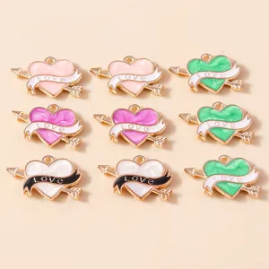 Ciondoli a Forma di Cuore con Freccia di Cupido in Lega Smaltata LOVE Pendenti a Nastro per Collane Braccialetti Fai-da-te Accessori per Gioielli