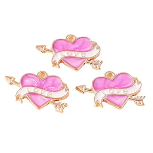 Ciondolo a cuore rosa con freccia di Cupido e nastro Love per creazione gioielli fai-da-te