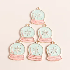 Set mit sechs Emaille Schneeflocken Kristallkugel Anhängern aus Legierung für DIY-Schmuck
