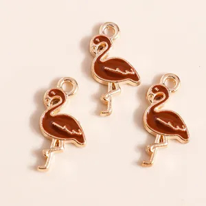 Trois pendentifs flamants roses en alliage doré avec finition émail pour bijoux DIY