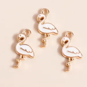 Lot de trois pendentifs flamants en alliage avec émail blanc et dorure pour bijoux DIY