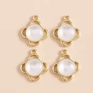Simple Luxury Zinc Alloy Cat Eye Stone Flower Pendant Only (Without Chain) For DIY Jewelry Making Gold Plated Clover Charm
