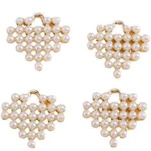 Set de 4 colgantes de corazón dorados con perlas blancas para creación de joyas DIY