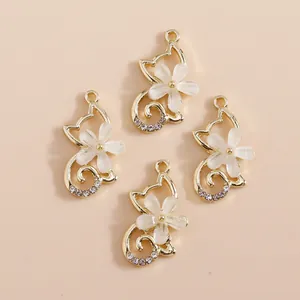 Ciondoli in Lega a Forma di Gatto e Fiore per Creazione Gioielli Fai-da-te con Strass Placcati in Oro Pendant Only (Without Chain)