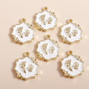 Colgantes octogonales de huella de bebé con esmalte blanco para creación de joyas DIY
