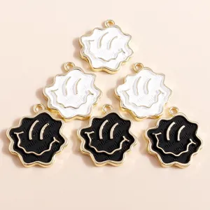 Ciondoli in Lega Smaltata Faccina Sorridente Fiore Bordo Ondulato Espressione Astratta DIY Accessori Per Collana Braccialetto
