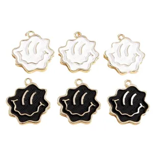 Set di 6 ciondoli smile irregolari in smalto per collane fai-da-te in bianco e nero