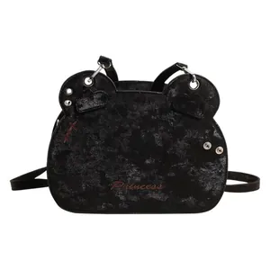 Borsa a tracolla retrò a forma di orso nero con ricamo Princess e borchie a cuore