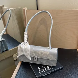 Borsa Sottoascellare da Donna in Pelle PU con Fibbia in Strass Borsa a Spalla con Sciarpa in Seta Elegante Borsa a Tracolla