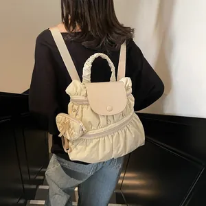 Sac à dos plissé crème avec bordures à volants et mini pochette nœud de style coréen