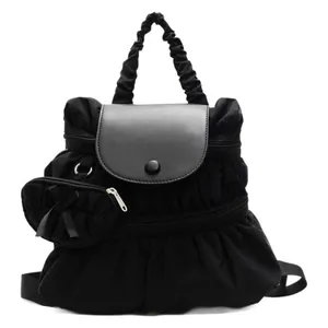 Sac à dos noir en nylon plissé pour femme avec texture à volants et petit nœud déco