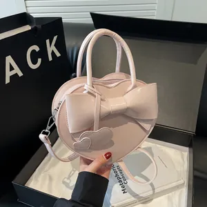 Borsa a Mano a Forma di Cuore in Pelle PU con Grande Fiocco Elegante Borsa a Tracolla Donna Dolce Borsetta da Festa