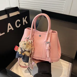 Minimalist Women Litchi Pattern PU Leather Bucket Handbag And Pouch With Bear Pendant Versatile Commuter Shoulder Crossbody Bag