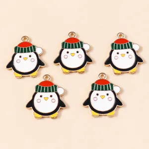 5er-Pack Weihnachts-Pinguin-Emaille-Anhänger mit gestreiften Mützen für DIY-Schmuckzubehör