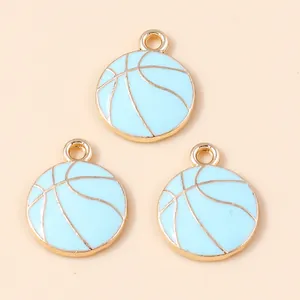 Détails de trois breloques de basket bleu clair avec finition dorée pour bijoux DIY
