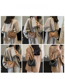 Détails de petits sacs demi-lune rétro avec chaînes dorées en noir et marron élégant