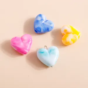 Perles en forme de cœur avec texture marbrée pour bijoux DIY et breloques de téléphone