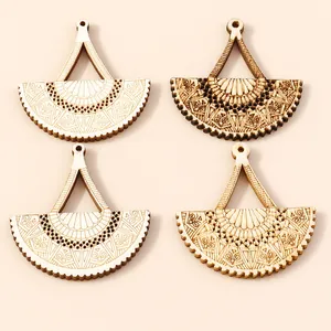 Set de cuatro colgantes de madera en forma de abanico con patrones mandala para joyas DIY