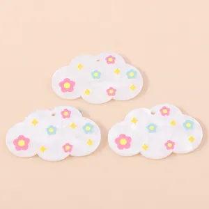 Parelmoer witte wolk hars bedeltjes met bloemmotieven voor DIY sieraden maken