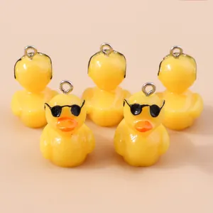 Set di 5 anatroccoli gialli in resina con occhiali da sole per creazioni di gioielli DIY