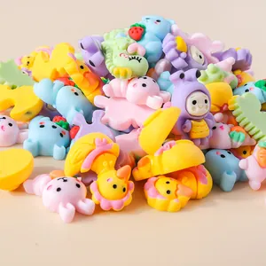 Kleurrijke hars cartoon dieren bedeltjes voor DIY telefoonhoesjes en creatieve decoraties
