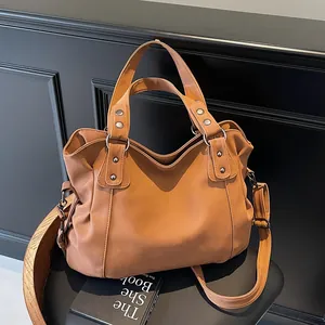 Sac Cabas en Daim de Grande Capacité pour Femme Rétro Rivets Sac Bandoulière Sac à Main Décontracté Travail Voyage