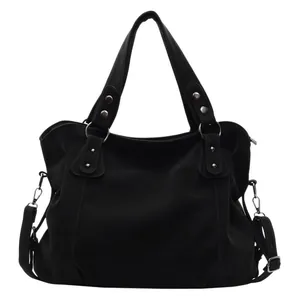 Grand sac fourre-tout noir mat avec doubles poignées et bandoulière amovible élégante