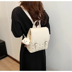 Mini sac à dos crème avec motifs d'ours bruns et breloque nuage blanc en peluche