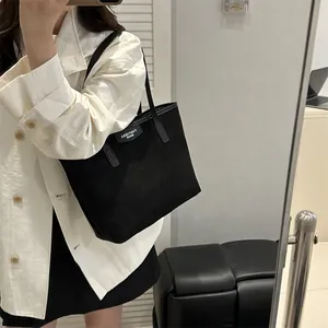 Borsa tote nera stile Harajuku con spalline lunghe per il pendolarismo quotidiano femminile