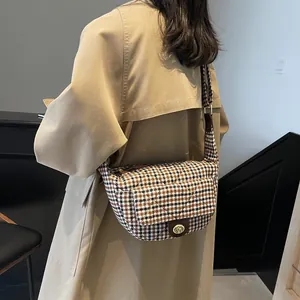 Vintage houndstooth pattern crossbody bag with golden twist lock for women