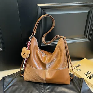 Vintage Large Capacity Tote Bag For Women PU Leather Contrast Stitching Hobo Shoulder Bag With Bear Charm Commuting