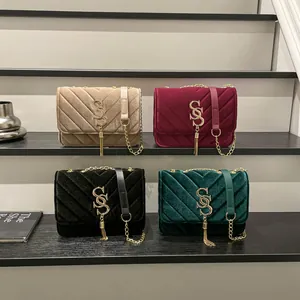 Sac à Épaule en Velours Matelassé Vintage Avec Logo Gland en Métal Chaîne d'Or Sac à Main Pour Femme Élégant Sac Carré de Fête