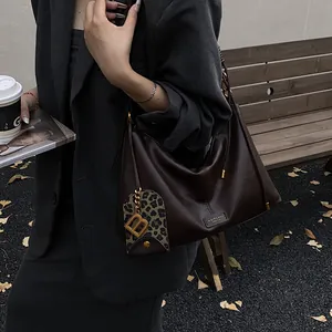 Women PU Leather Hobo Shoulder Bag Vintage Underarm Bag Fashion Chain Crossbody Handbag Casual Daily Commuter Bag