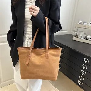 Borsa tote minimalista in pelle scamosciata marrone capiente per il lavoro quotidiano
