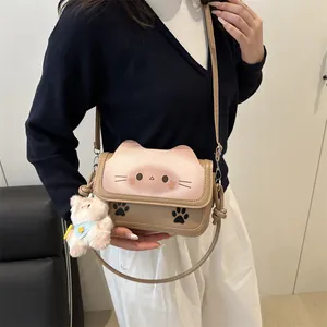 Sac bandoulière chat mignon couleur thé au lait avec accessoire ourson en peluche