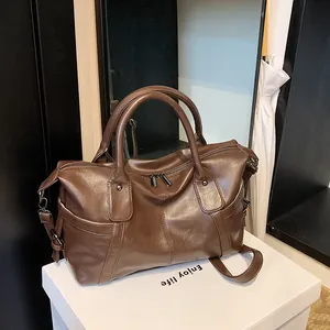 Women's Fashion PU Leather Tote Bag Large Capacity Minimalist Shoulder Crossbody Bag Trendy Boston Handbag With Topstitching