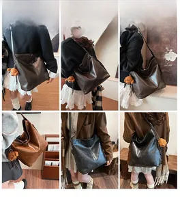 Détails du sac fourre-tout en cuir PU vintage avec surpiqûres et breloque ours en peluche