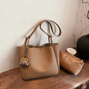 Women Large Capacity PU Leather Tote Bag Fashion Urban Simple Shoulder Crossbody Bag With Leopard Print Pendant