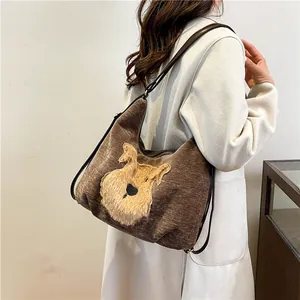 Sac fourre-tout vintage en velours côtelé marron avec écusson chien en peluche