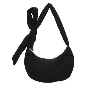 Sac hobo matelassé noir rétro avec bandoulière nouée et design lune bouffante