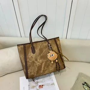 Large Capacity Vintage PU Leather Faux Suede Tote Bag For Women Office Commute Shoulder Bag With Plush Charm