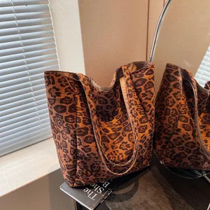 Large leopard print tote bag for women, spacious shoulder bag in brown leopard fabric