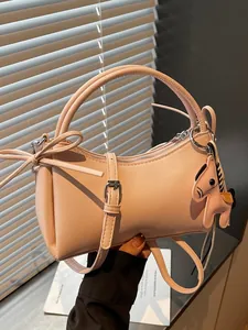 Minimalistische Baguette Tasche Aus PU Leder Im Koreanischen Stil Für Damen Frühlingsmode Kleine Schulter Umhängetasche Mit Pferdeanhänger Einfarbige Schicke Handtasche