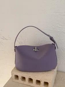 Borsa Baguette da Donna Minimalista in Pelle PU Borsa a Mano Retrò Sofisticata Casual Borsa a Spalla Tracolla Mezzaluna Con Ciondolo a Orsetto