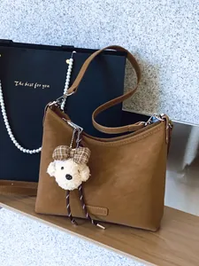 Retro Mattiertes PU Leder Tote Bag Für Damen Große Kapazität Vintage Hobo Schultertasche Mit Plüsch Anhänger Für Büro Pendeln Handtasche