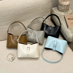 Sac à Épaule en Cuir PU Minimaliste et Pochette Intérieure pour Femmes Design Rétro à Boucle Sac à Main Sous le Bras Bandoulière