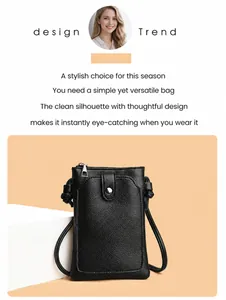 Détail d'un sac à bandoulière noir texture litchi avec bouton pression et cordon noué