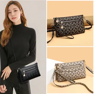 Stilvolle Damen-Umhängetasche und Clutch mit Blumenmuster und Steppdesign für Frauen