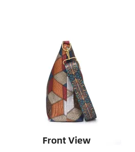 Vue latérale du sac fourre-tout patchwork multicolore avec bandoulière à motifs