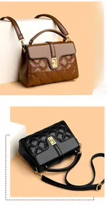 Détails des sacs à main en cuir marron et noir avec motifs matelassés et boucles métalliques